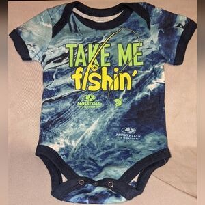 Boys Mossy oak 6 to 9 months take me fishin onesie, can be unisex